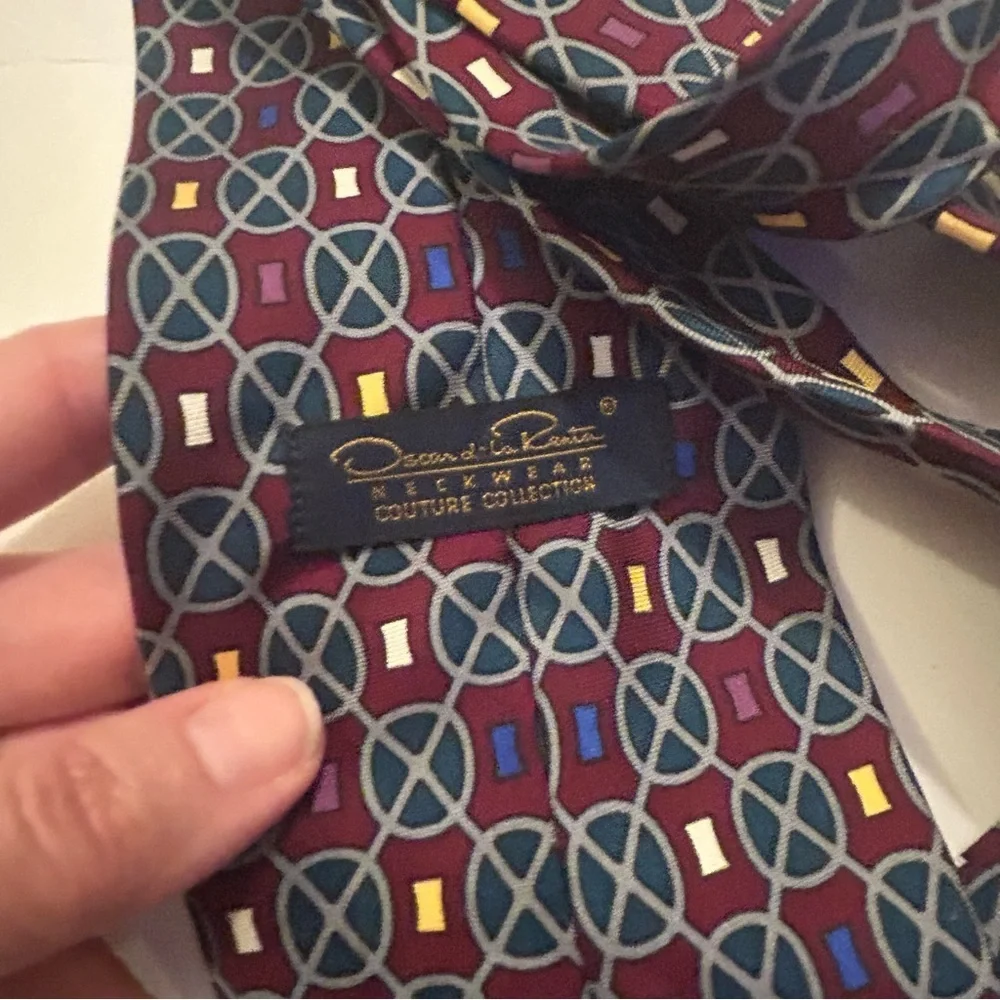 Oscar de la Renta neckwear Couture imported silk geo printed tie USA preppy